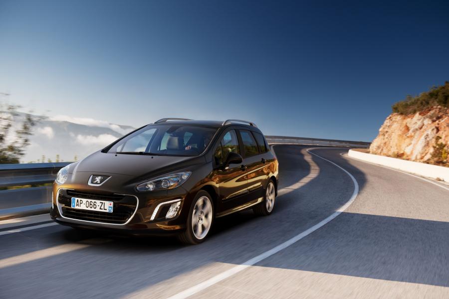  Peugeot 308 SW 2011 года  (фото 8 из 10)